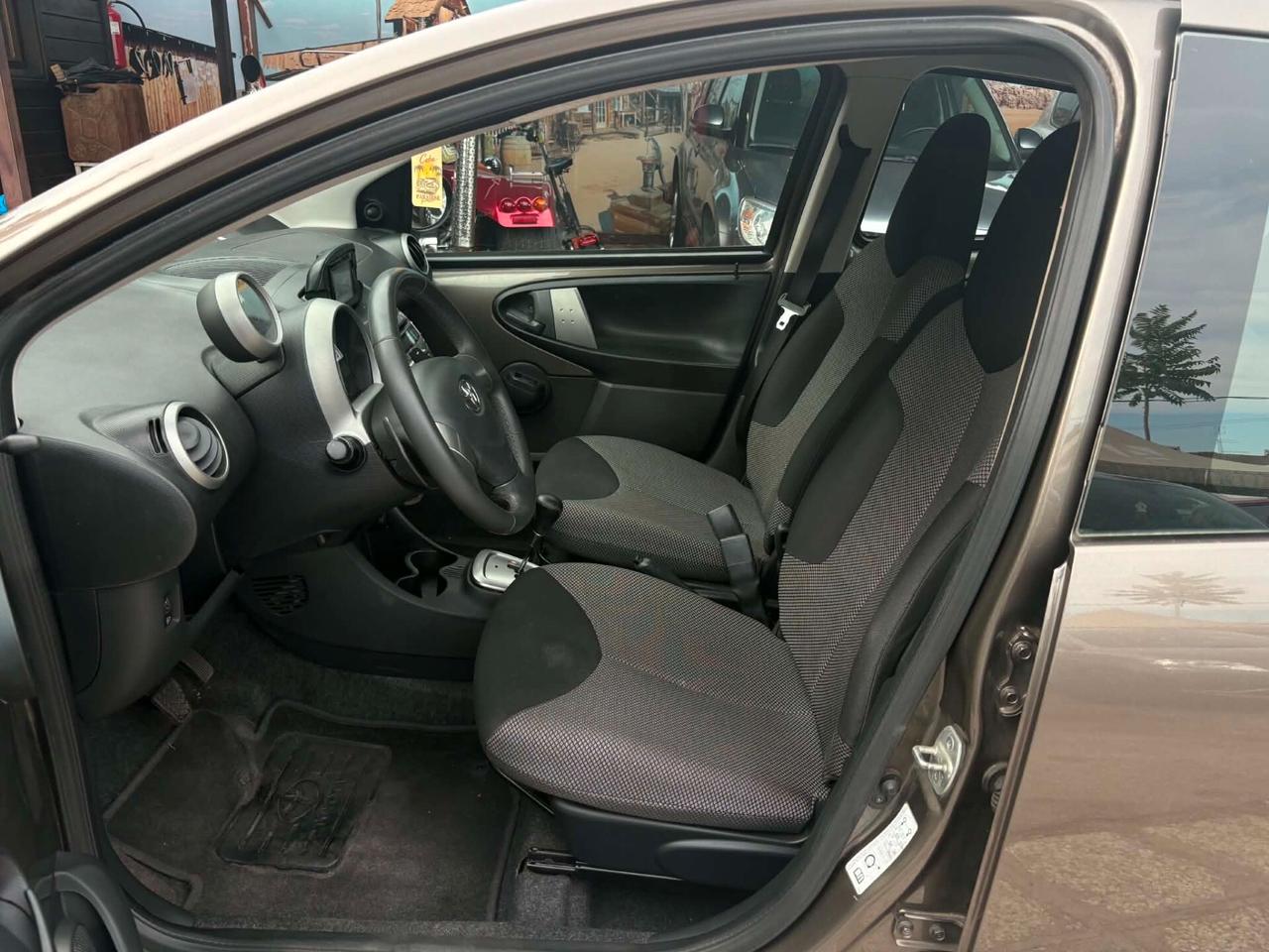 Toyota Aygo 1.0 12V VVT-i 5 porte Lounge Connect MMT