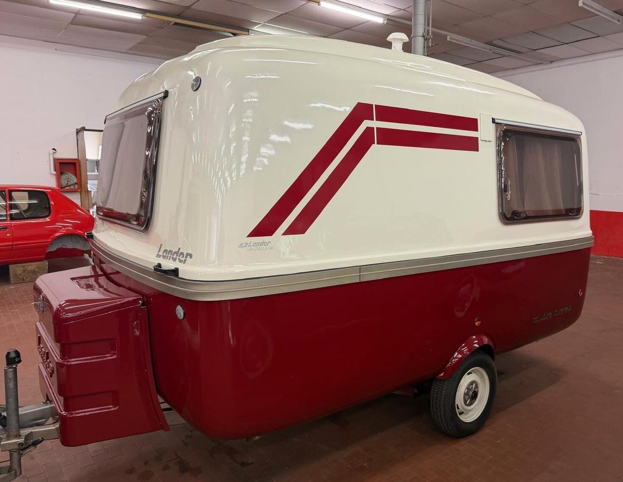 Volkswagen T2a + Roulotte Lander 340 Bora