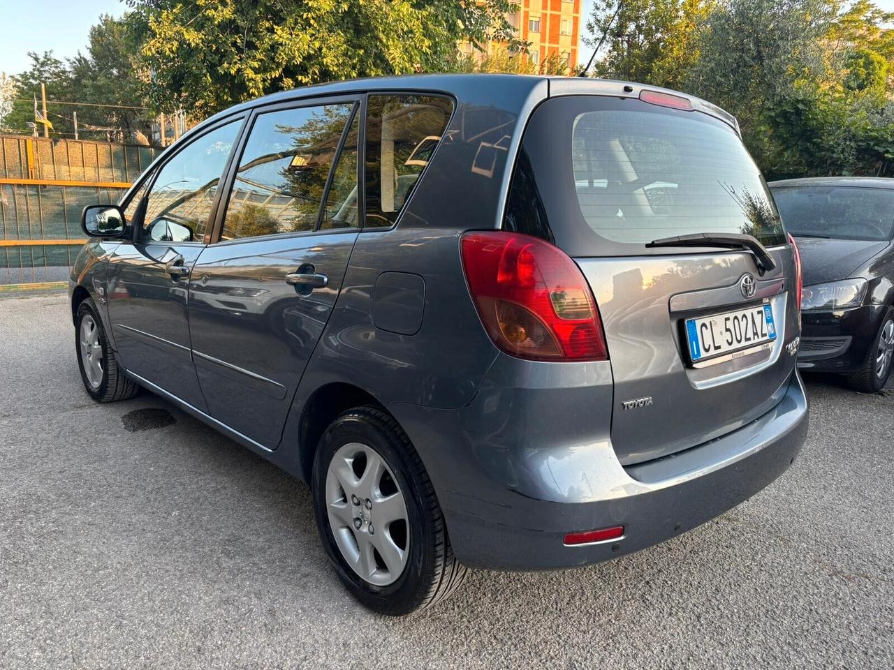 Toyota Corolla Verso 2.0 tdi D-4D OK Neopatentati