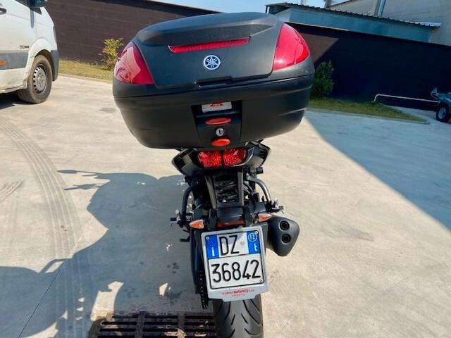 Yamaha Fazer 8 2012- 2 Prop . Solo 23.500 Km - Occasione