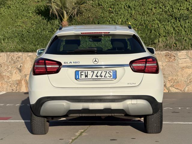 MERCEDES-BENZ GLA 180 PACK NIGHT+NAVI+FULL LED+R.CAM+PORT.ELETTRICO