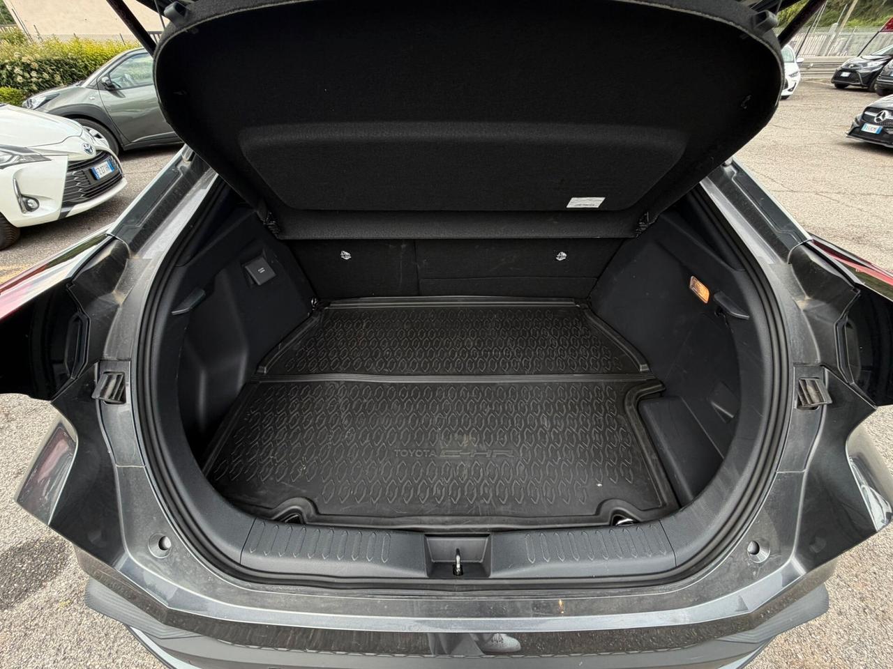 Toyota C-HR 2.0 PHEV Trend