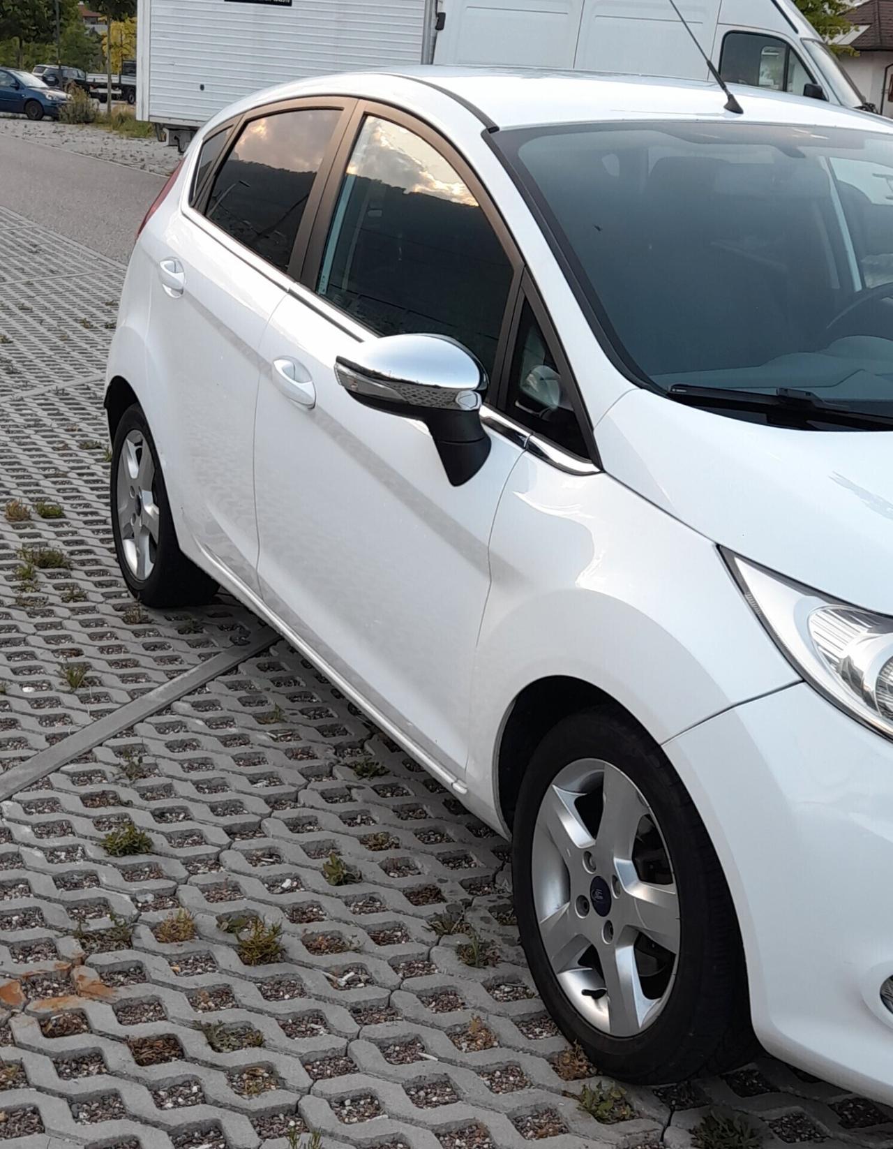 Ford Fiesta 1.6 TDCi 90CV 5 porte DPF Titanium