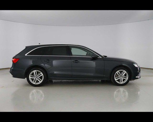 AUDI A4 Avant 40 TDI S tronic Business Advanced