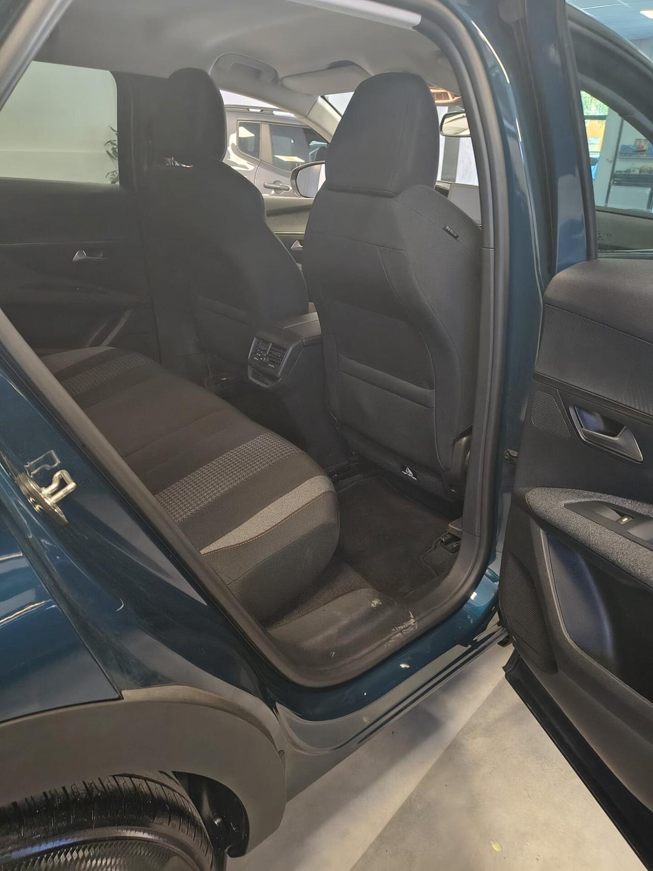 Peugeot 3008 BlueHDi 130 S&S EAT8