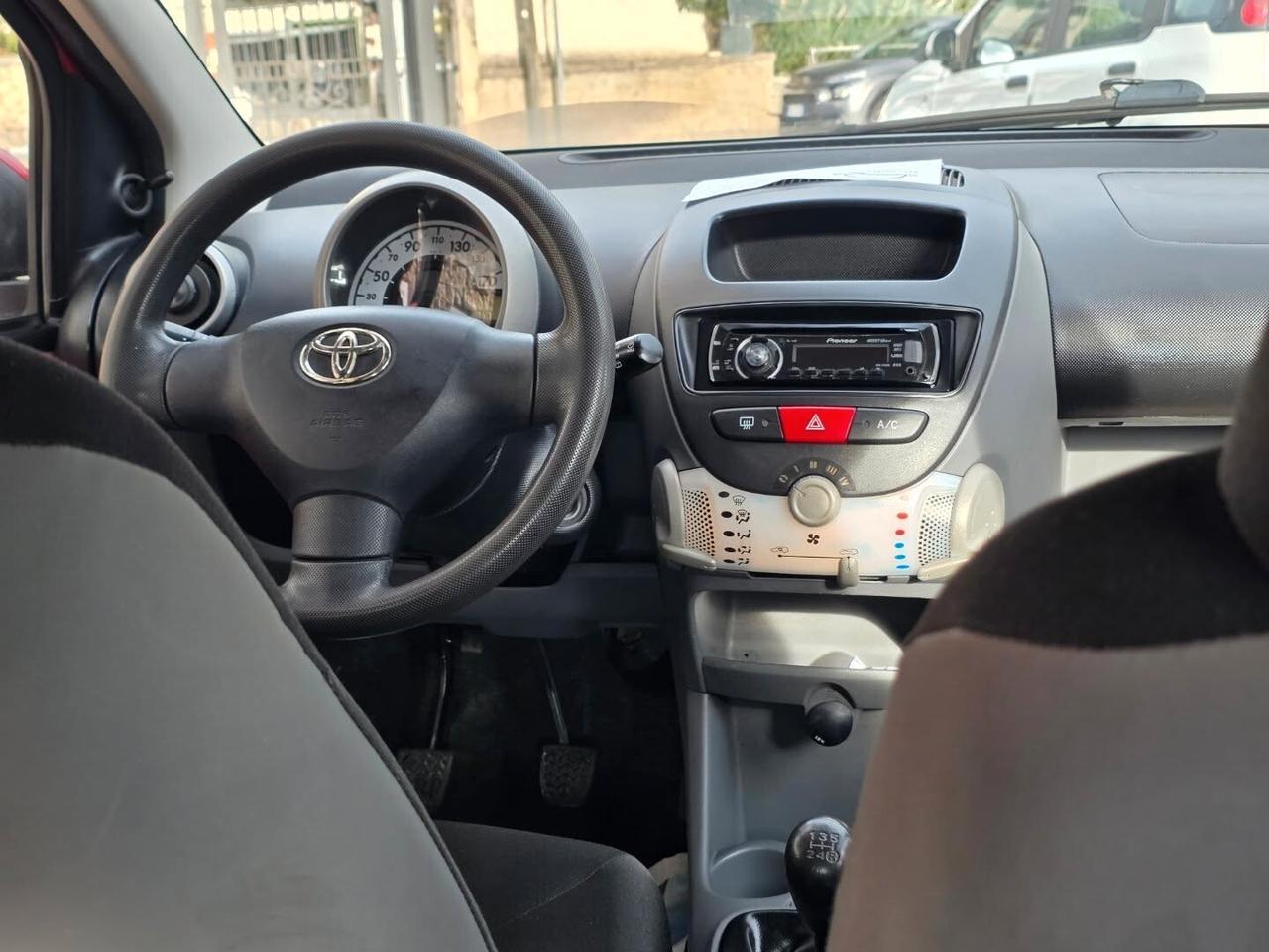 Toyota Aygo 1.0 12V VVT-i 5 porte Sol