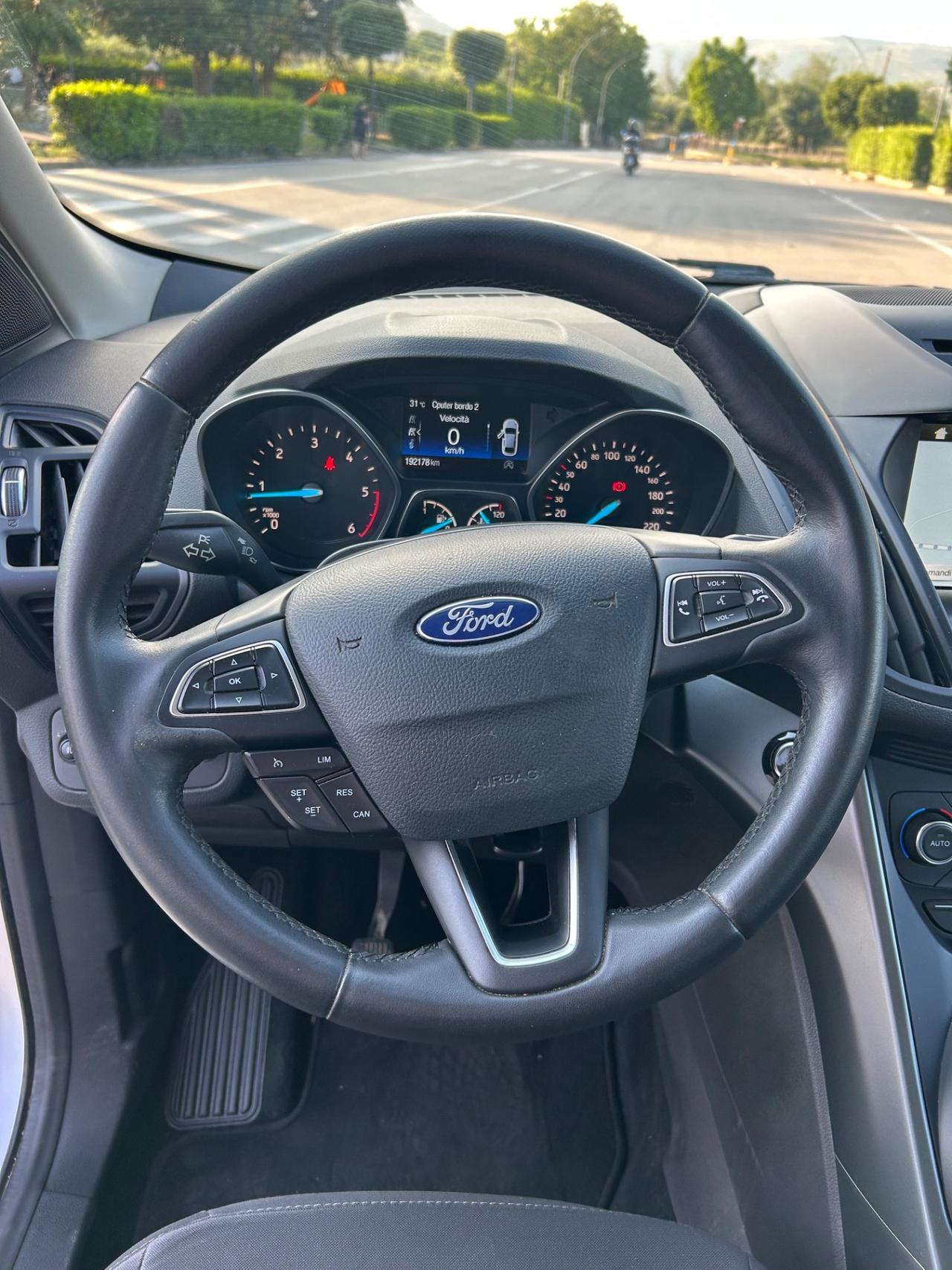 Ford Kuga 1.5 TDCI 120 CV S&S 2WD ST-Line