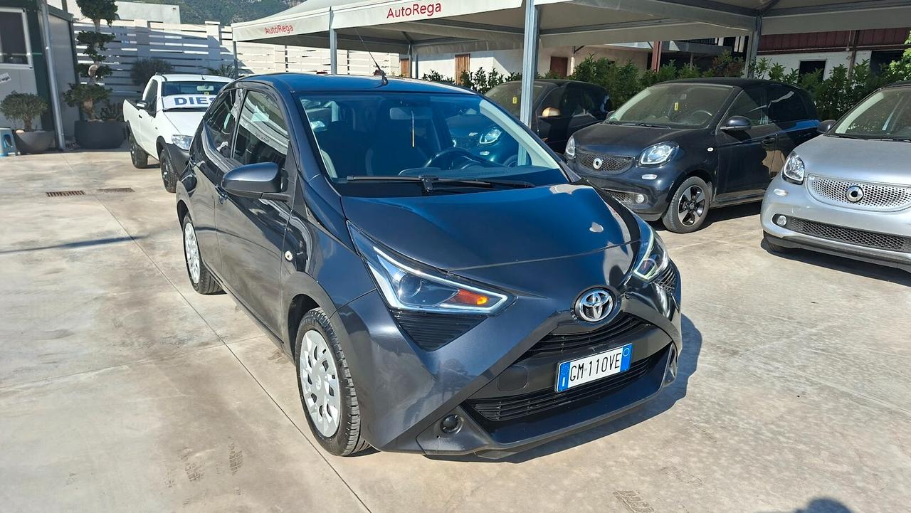 Toyota Aygo Connect 1.0 VVT-i 72 CV 5 porte 2021