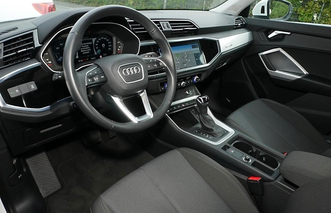 Audi Q3 SPB 45 TFSI e S tronic Business Plus