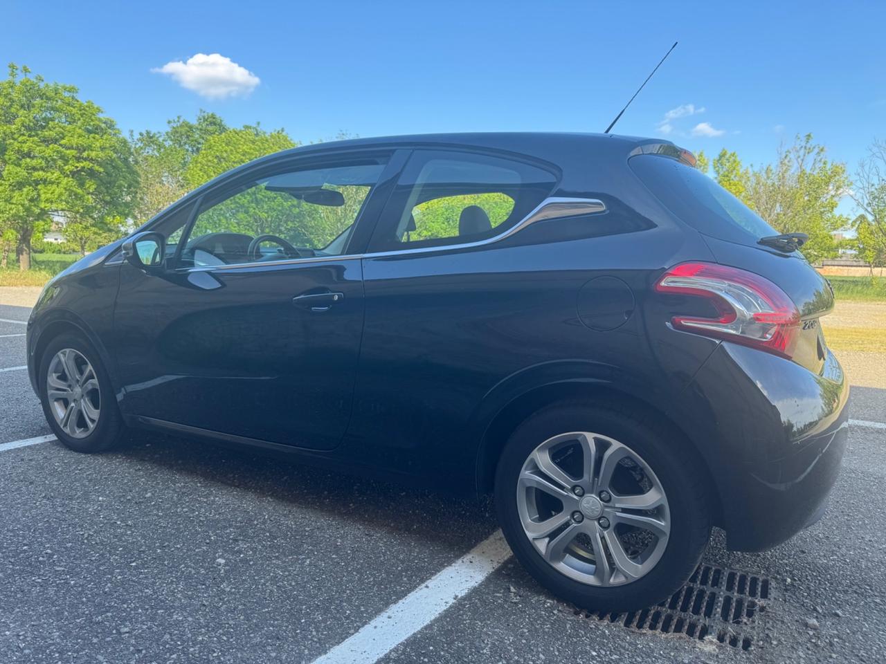 Peugeot 208 1.2 VTi 82 CV Splendide Condizioni
