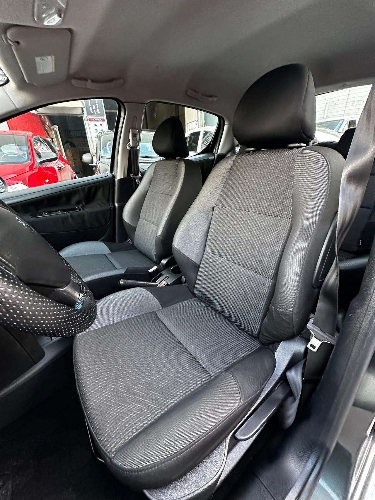 Peugeot 207 1.4 GPL 80.000KM NEOPATENTATI