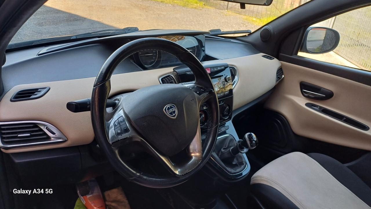 Lancia Ypsilon 5 porte Ecochic