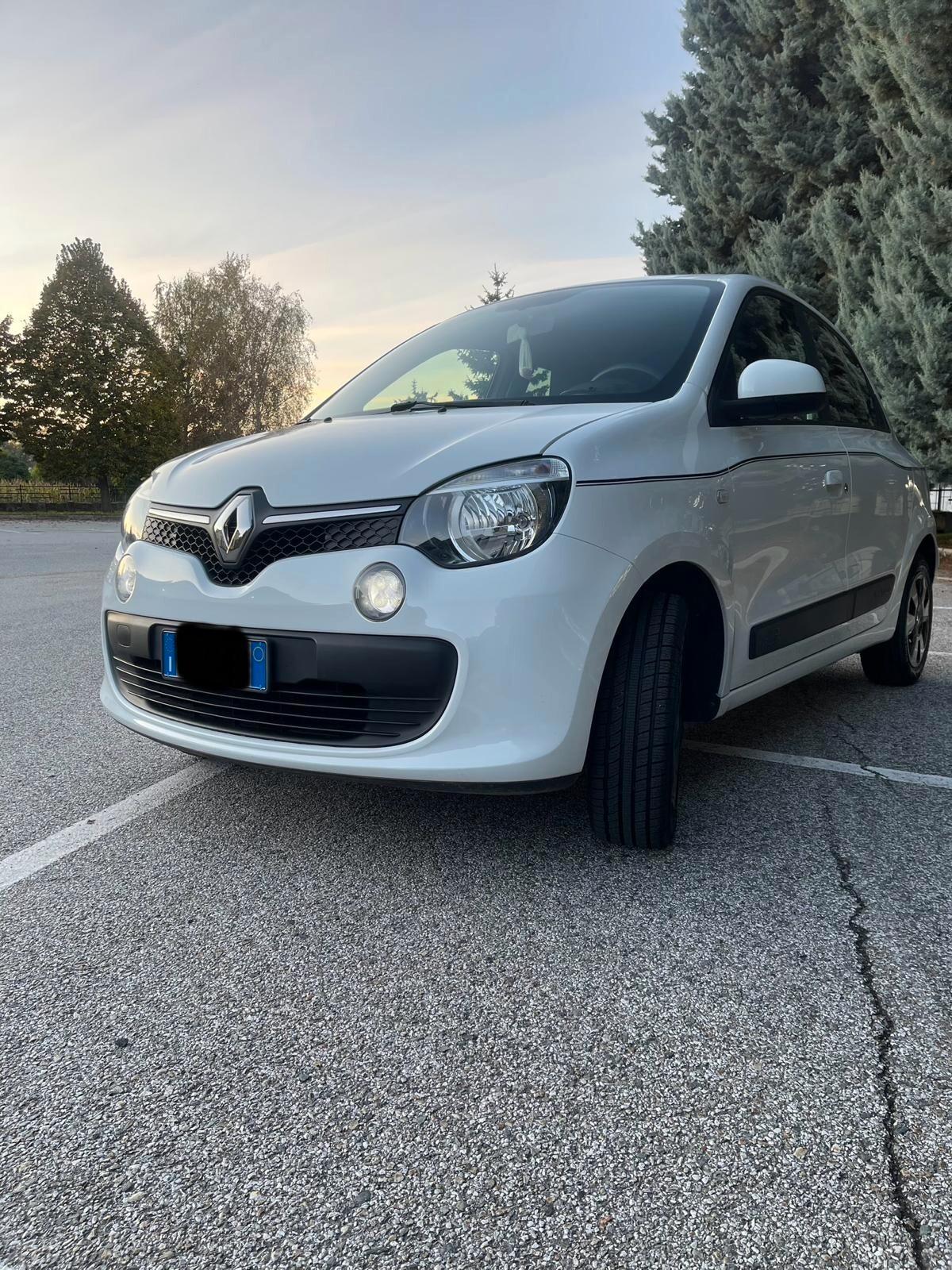 NEOPATENTATI Renault Twingo SCe Lovely