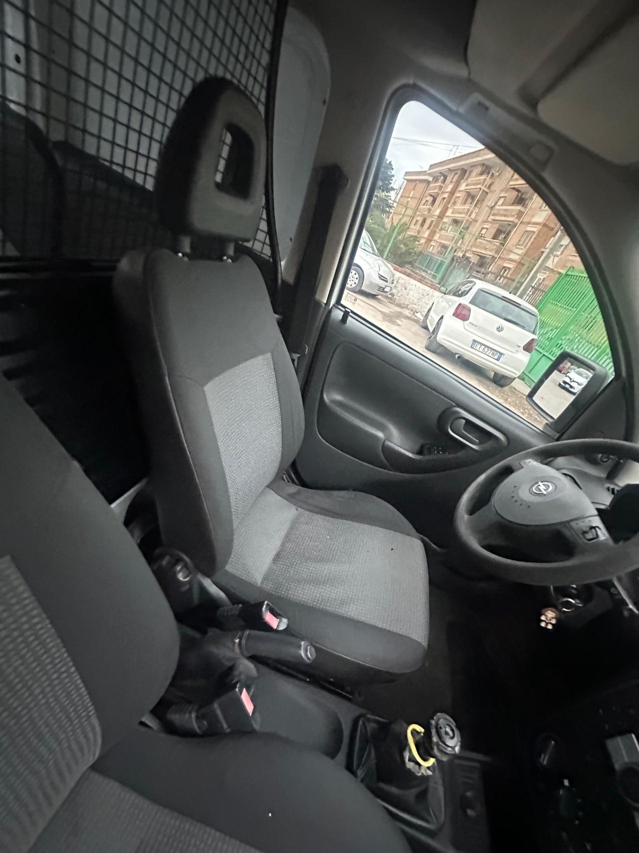 Opel Combo 13 CDTI