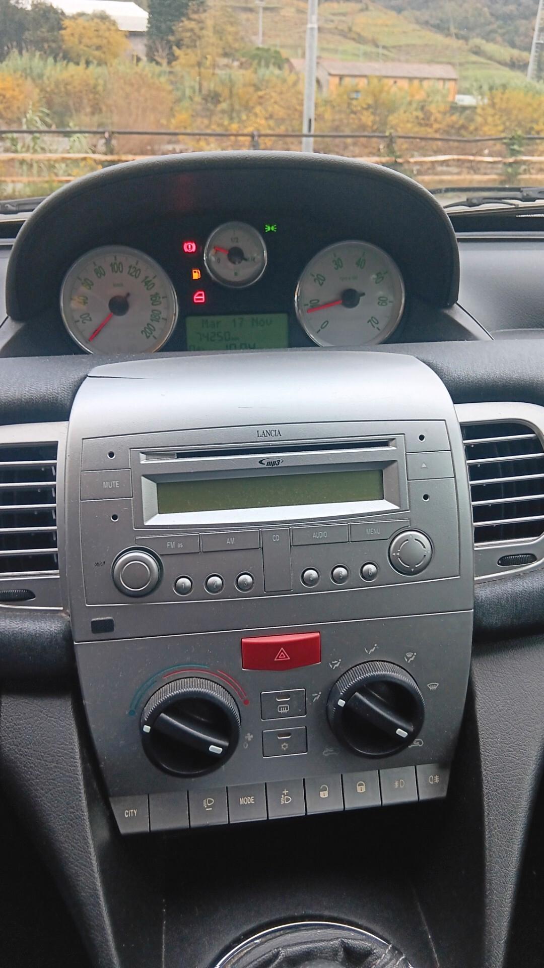 Lancia Ypsilon 1.2 Argento