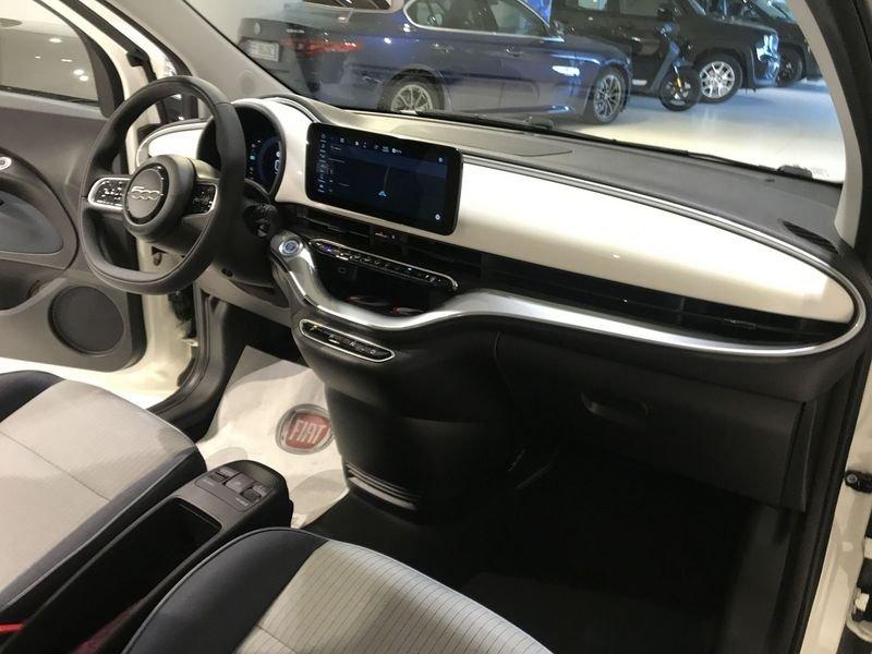 FIAT 500 Icon tua da €299 al mese con F+I Top