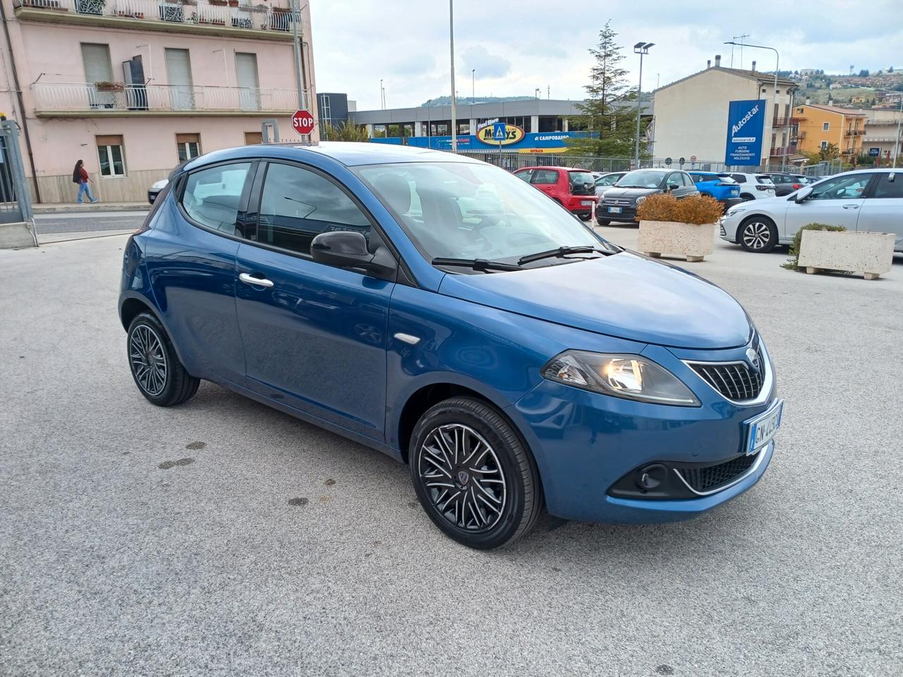 Lancia Ypsilon 1.0 HYBRID 70CV GOLD 2023