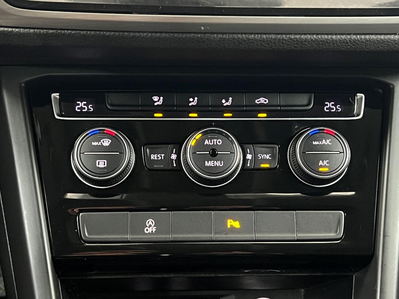 VOLKSWAGEN Touran III 2015 Touran 2.0 tdi Business 122cv