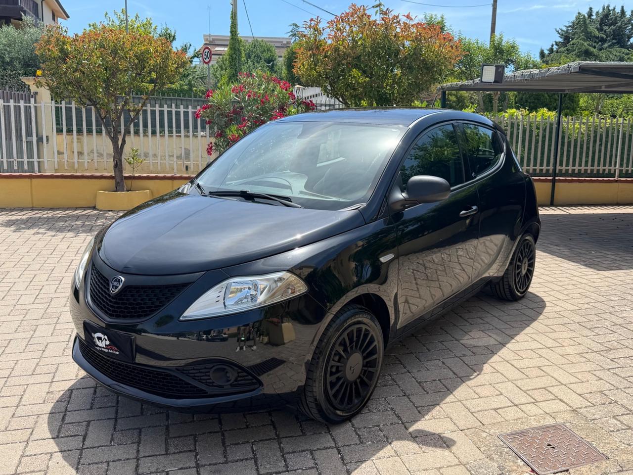 Lancia Ypsilon 1.2 69 CV 5 porte Elefantino Blu