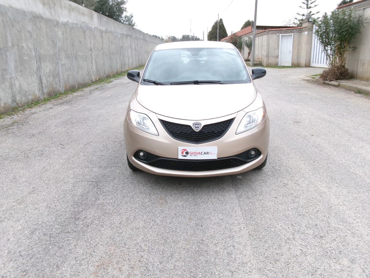 Lancia Ypsilon 1.0 FireFly 5 porte S&S Hybrid Ecochic Gold