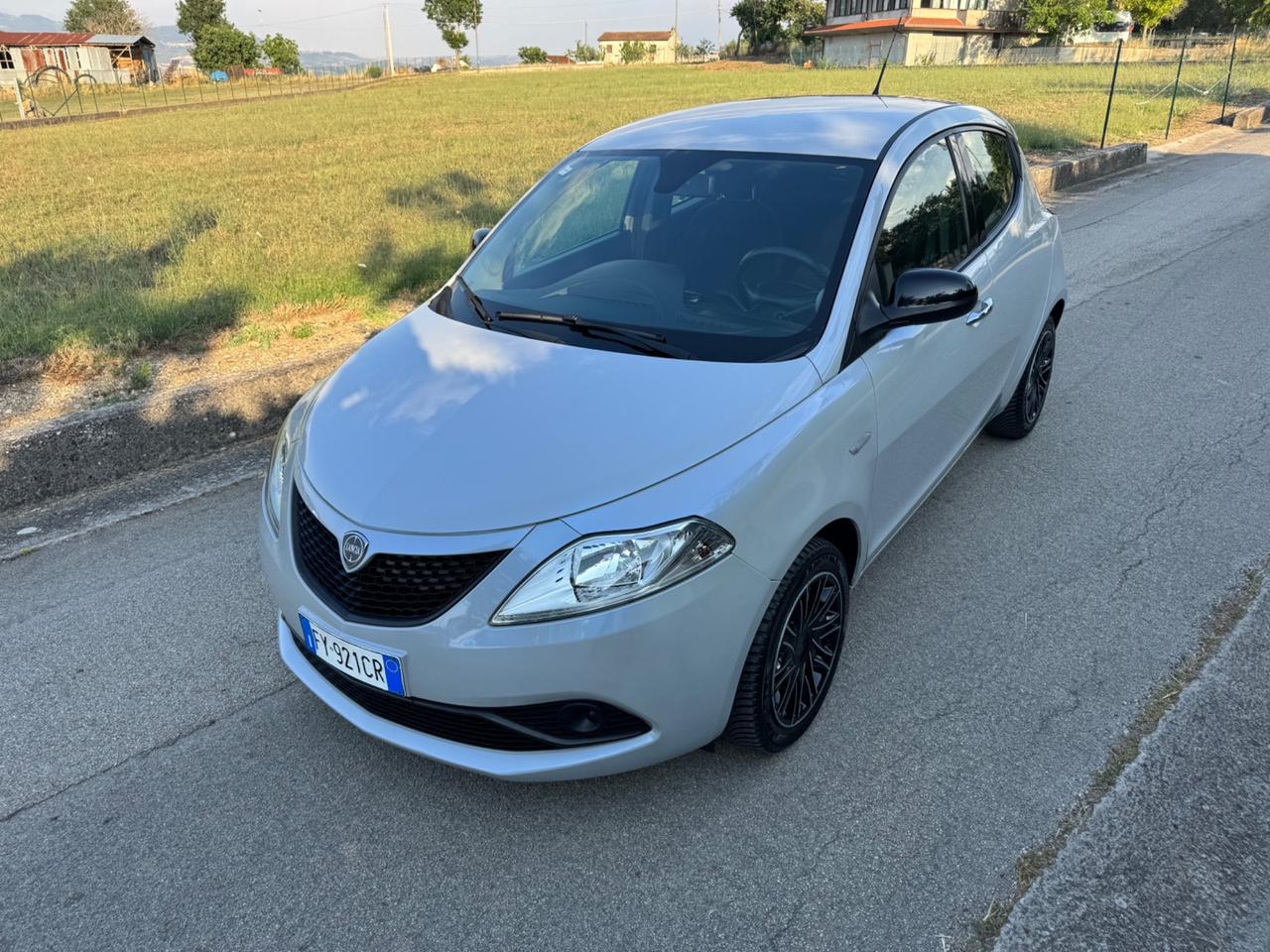 Lancia Ypsilon 1.2 69 CV 5 porte S&S Gold