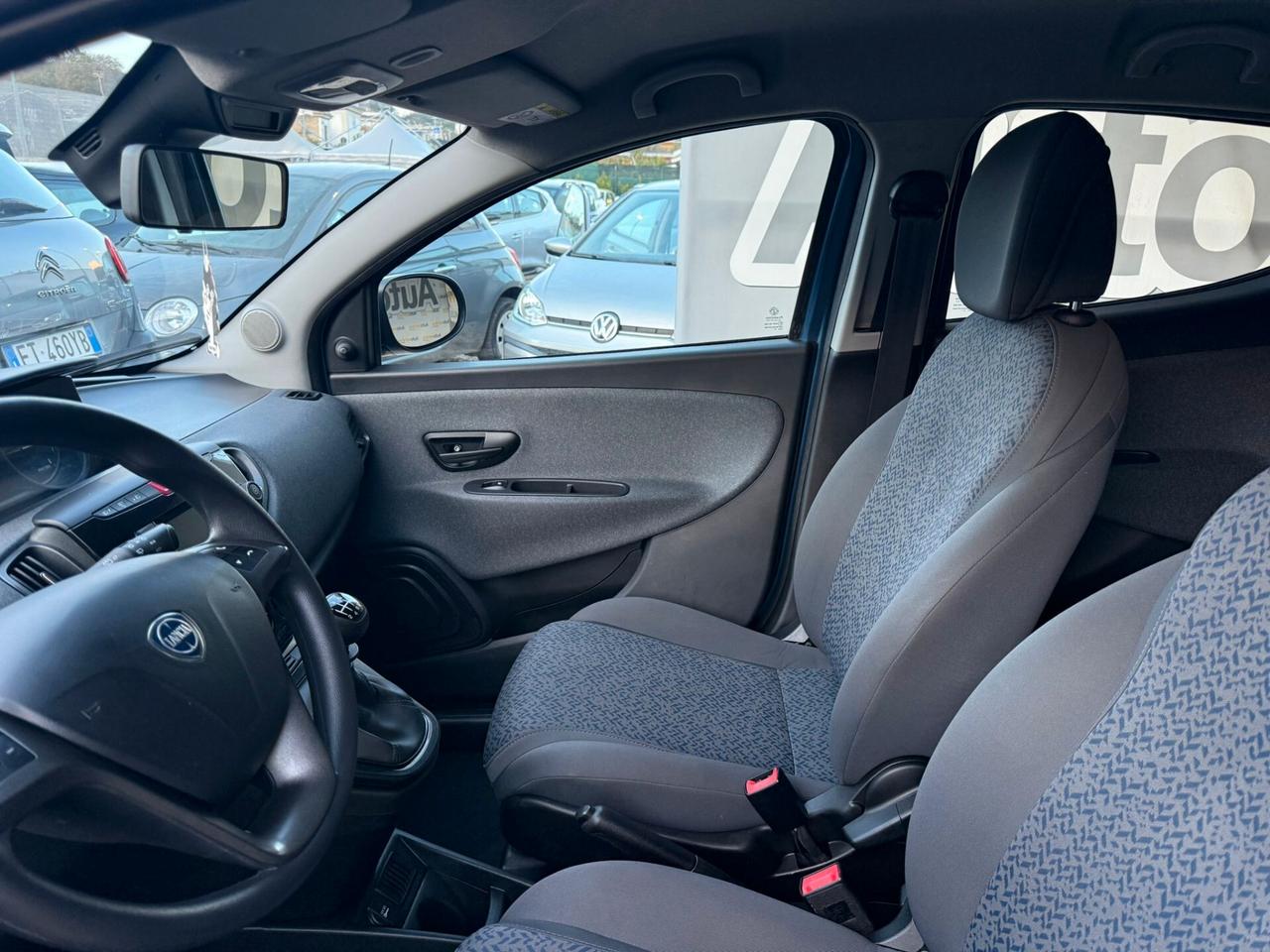 Lancia Ypsilon 1.0 FireFly 5 porte S&S Hybrid Ecochic