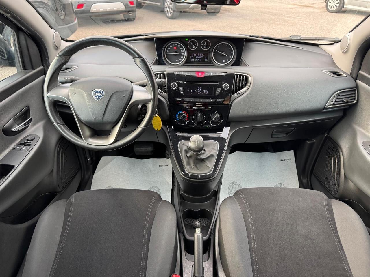 Lancia Ypsilon 0.9 TWINAIR 85CV DFN AUTOM GOLD 2012