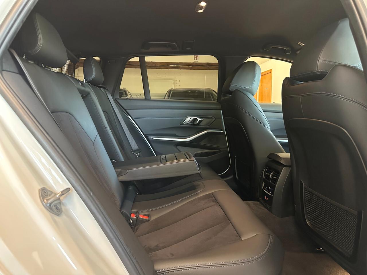 BMW 320D MHEV MSPORT TOURING *CARPLAY*HUD*LED*