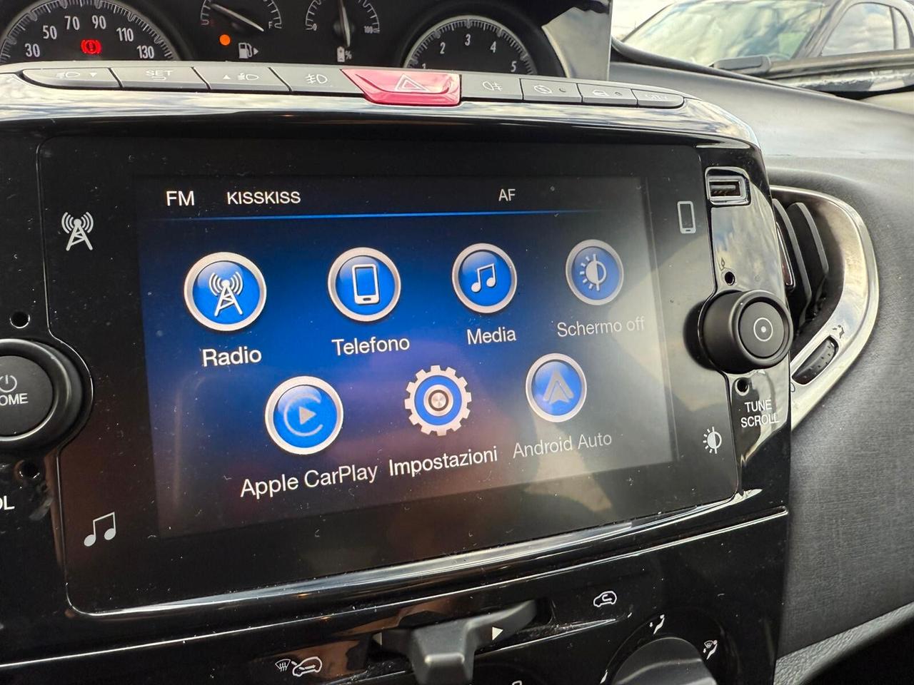 Lancia Ypsilon 1.0 FireFly 5 porte 70 CV S&S Hybrid Ecochic Gold