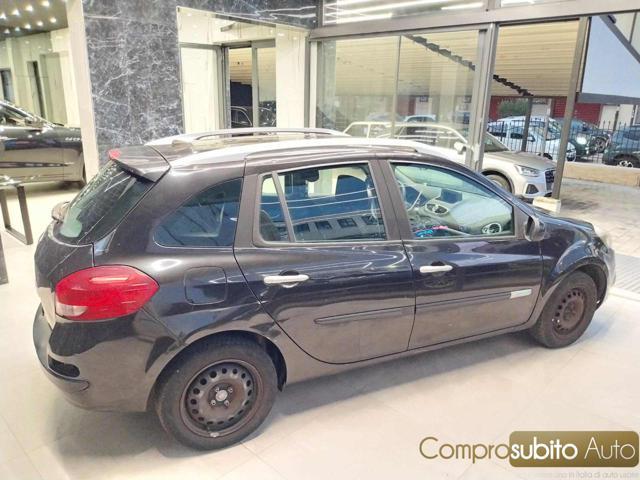 RENAULT Clio 1.2 16V SporTour Confort