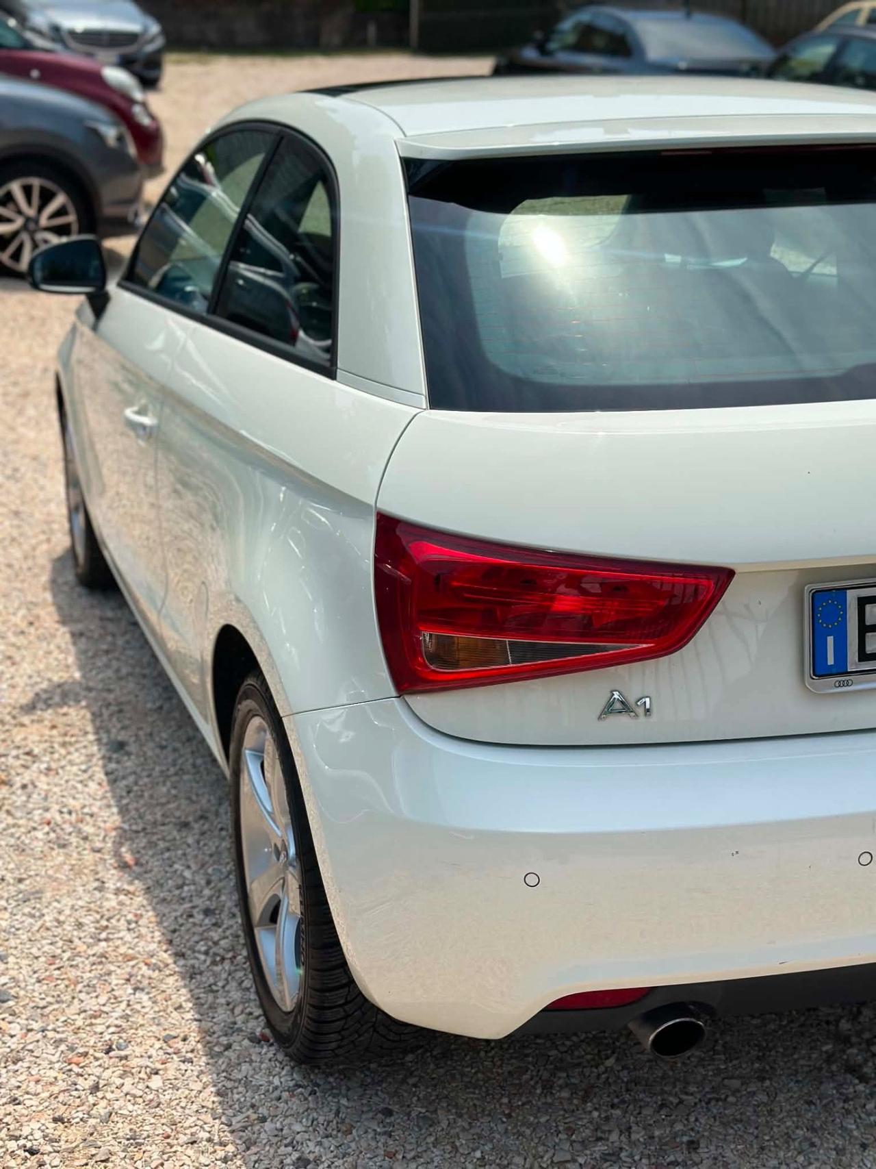 Audi A1 1.6 TDI TETTO KMCERT GARANZ UNICOPR