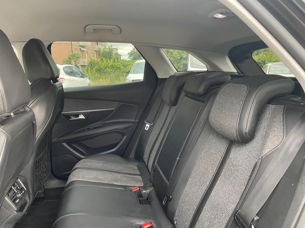 Peugeot 3008 BlueHDi 120 EAT6 S&S Allure DISTRIBUZIONE NUOVA