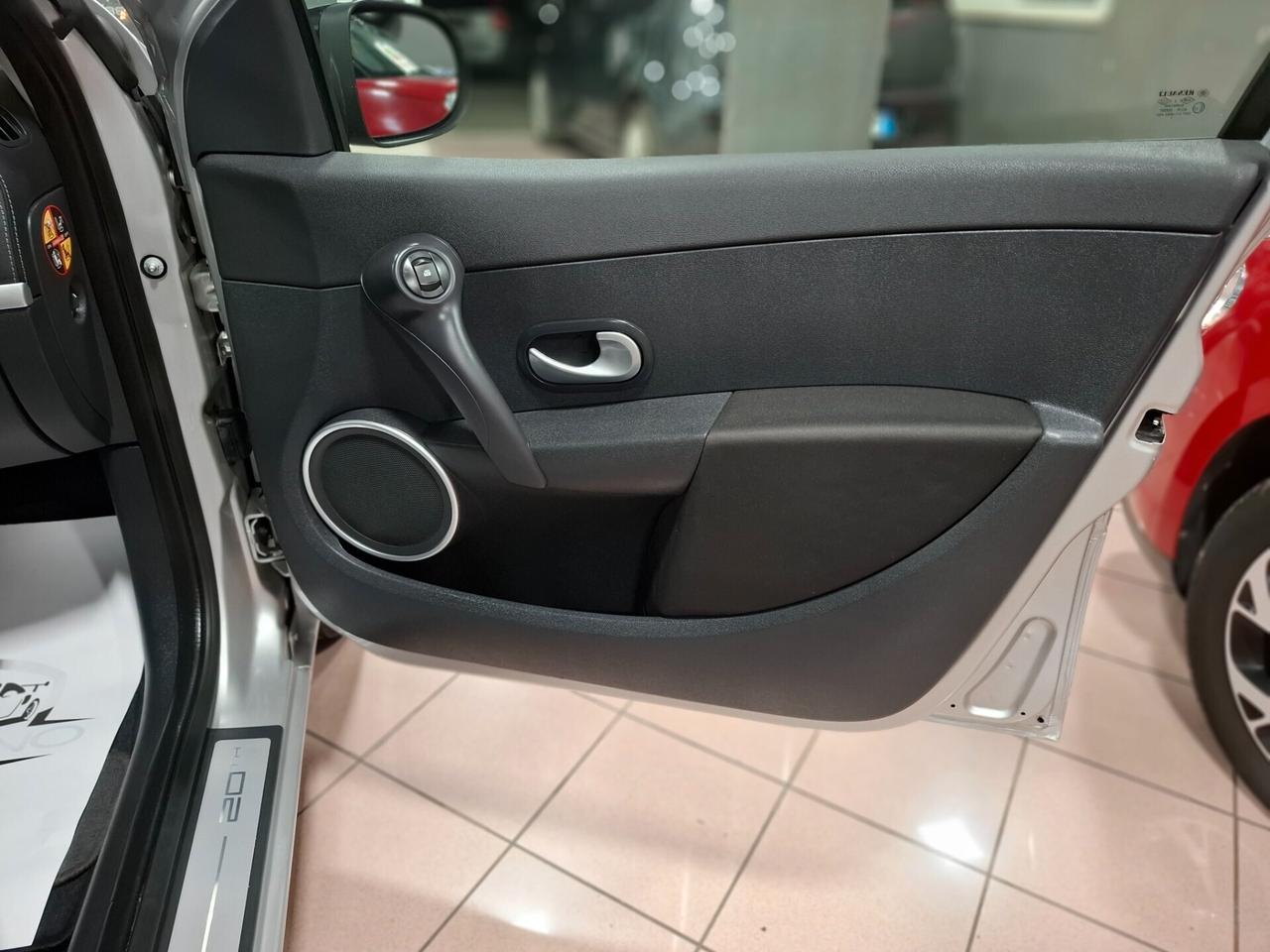 Renault Clio 1.2 benzina"20 TH" Neopatentato