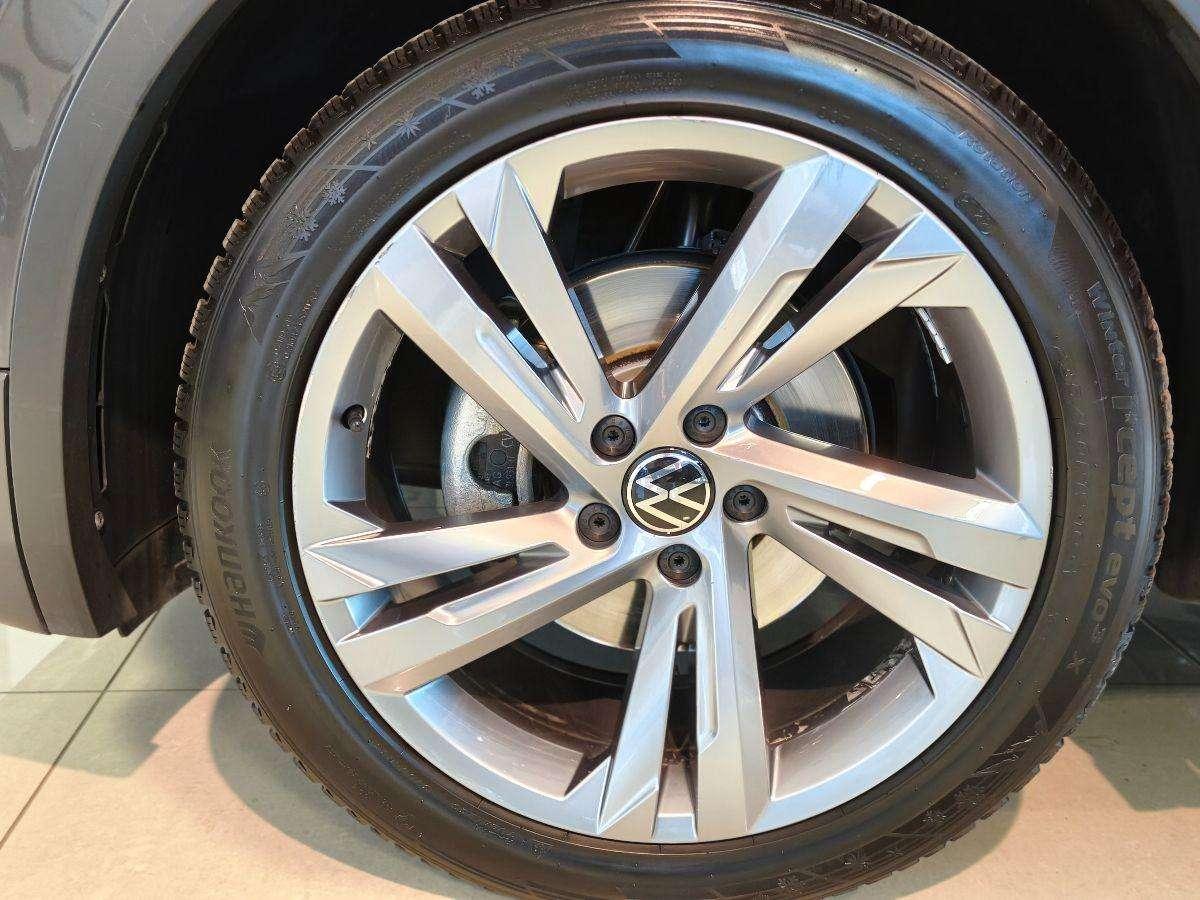 Volkswagen Tiguan 2.0 TDI R-Line Solo 68.000km 4 MOTION