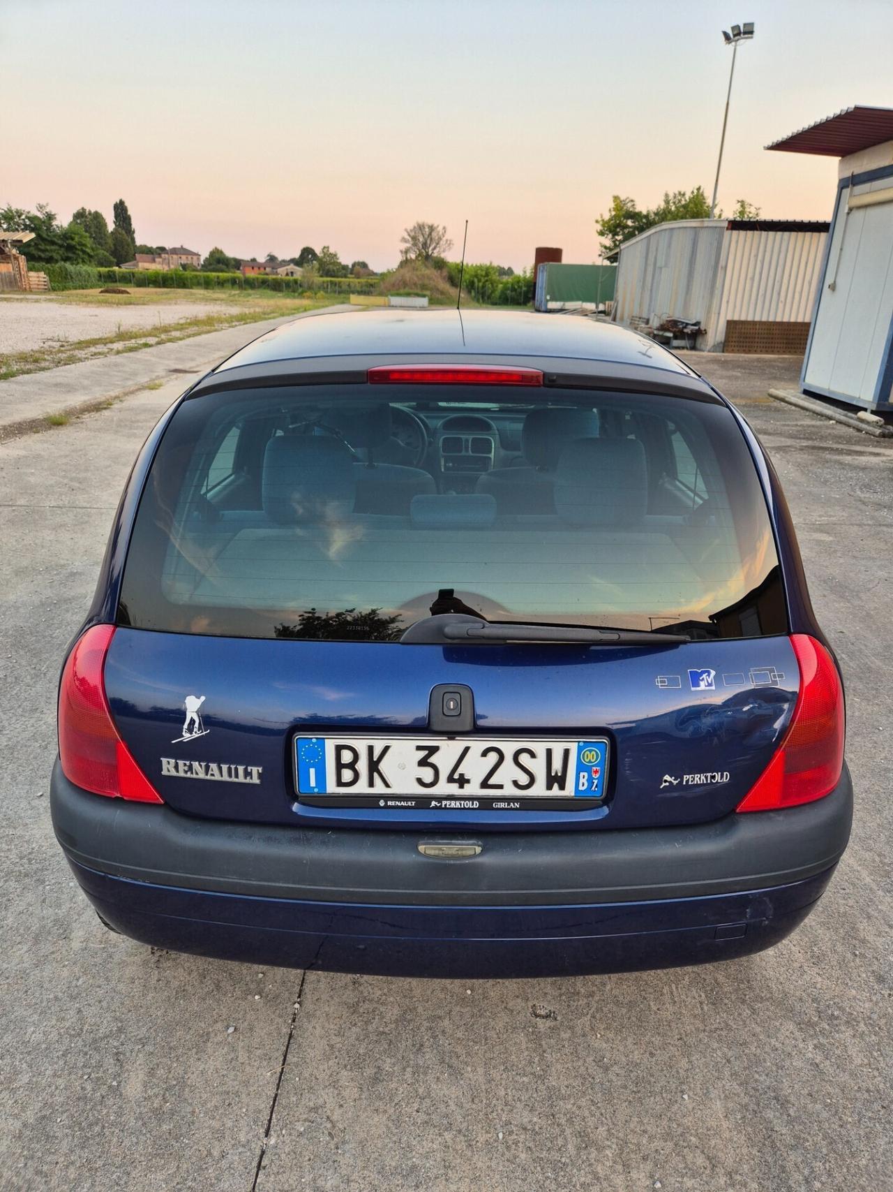 Renault Clio 1.4 cat 5 porte MTV neopatentati