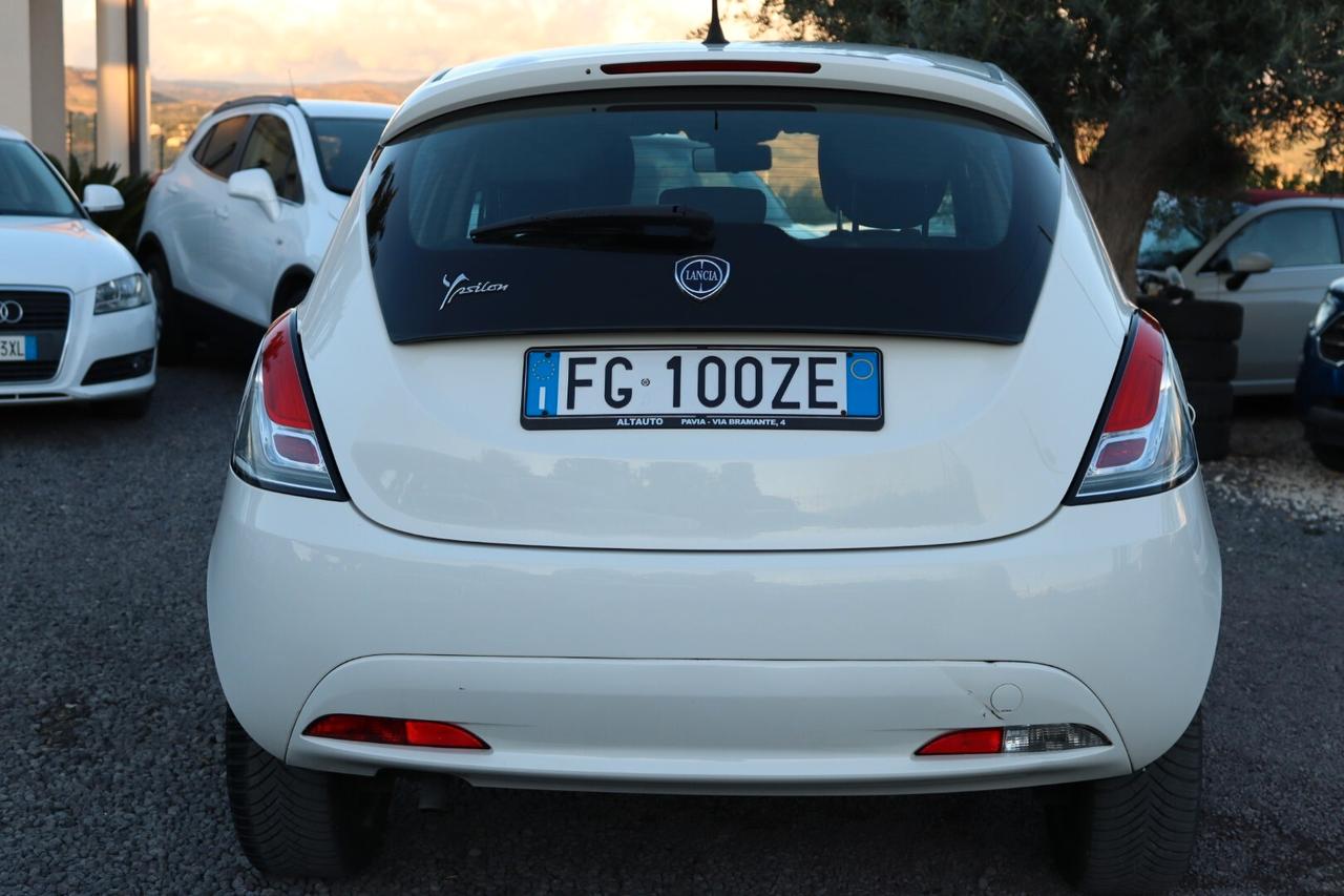 Lancia Ypsilon 1.2 69 CV 5 porte Silver