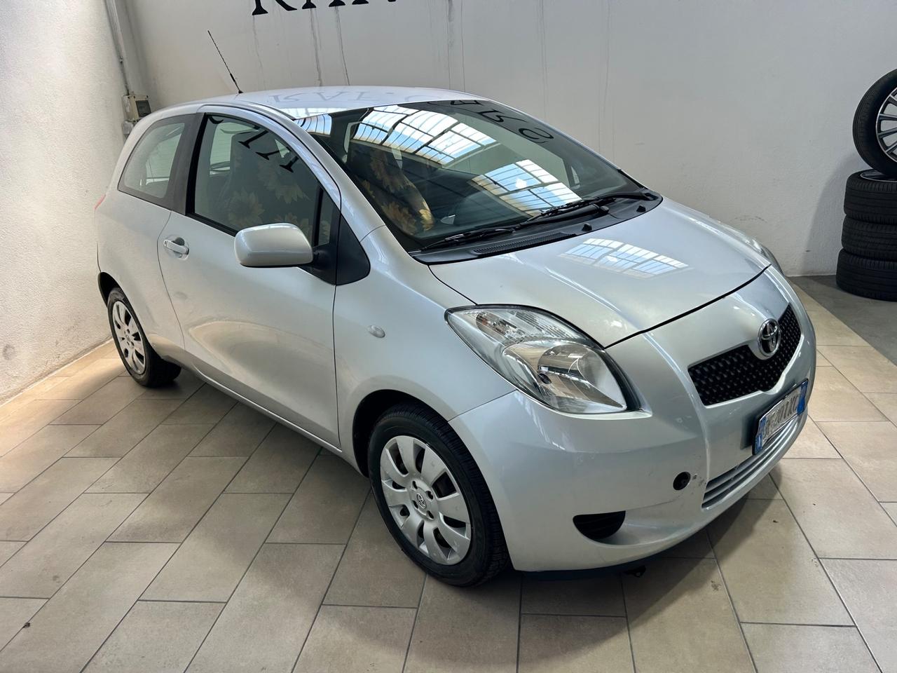 Toyota Yaris 1.0 3 porte