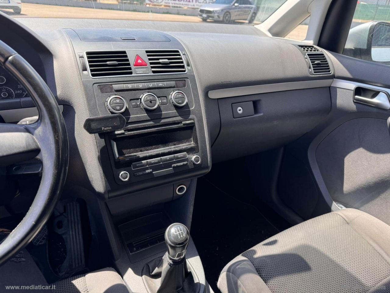 VOLKSWAGEN Touran Business 1.6 TDI Comfortline