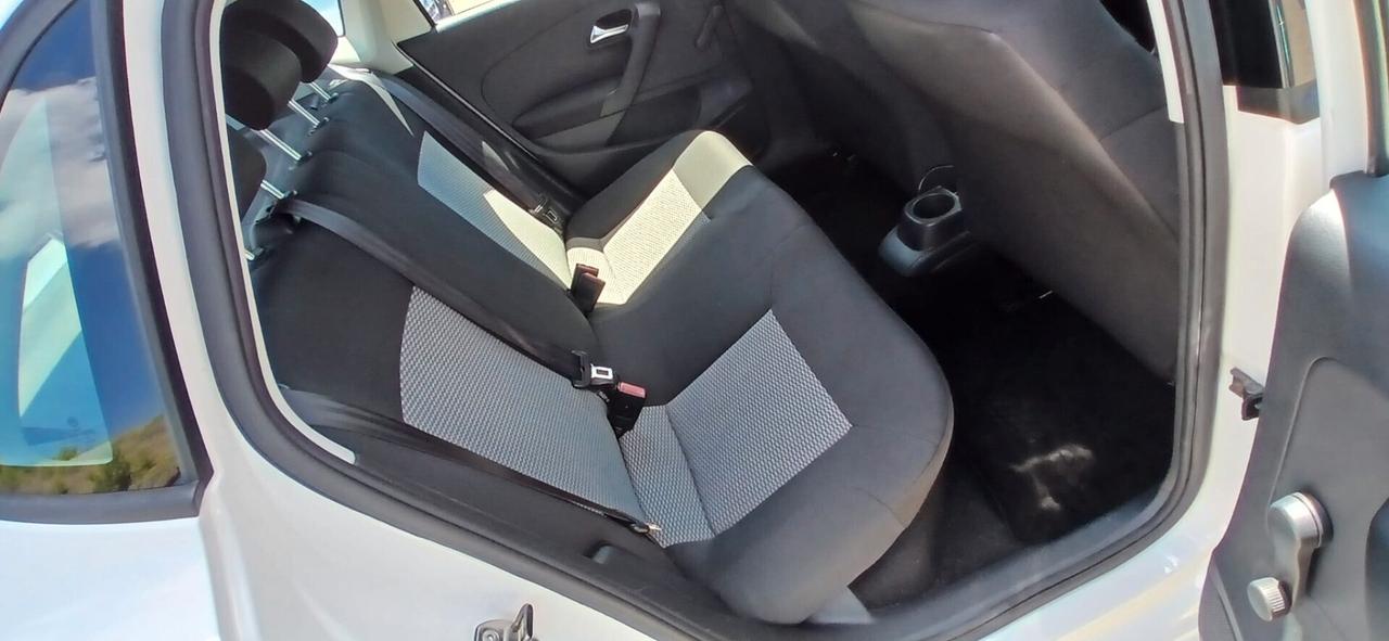 Volkswagen Polo 1.2 Trendline - 2010
