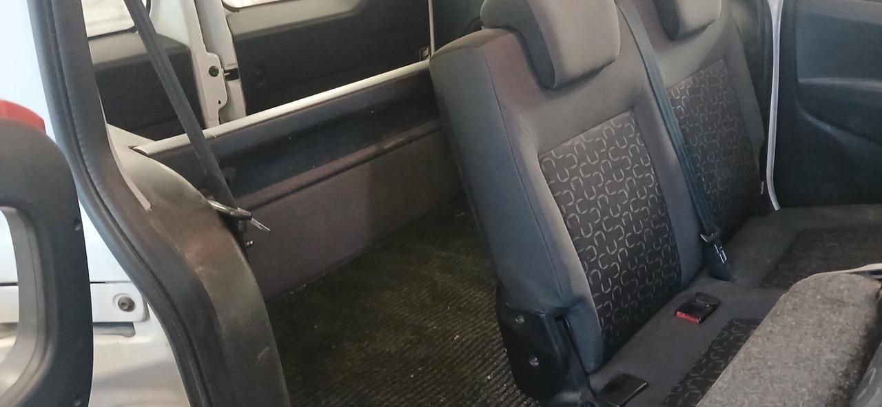 Fiat Doblo 5 posti autocarro