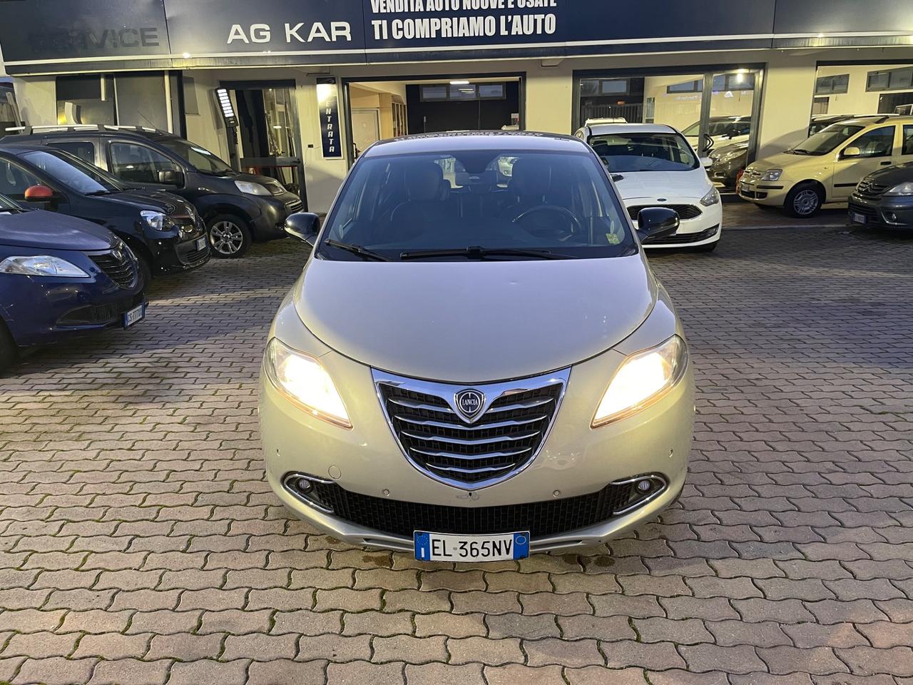 Lancia Ypsilon 0.9 TwinAir 85 CV 5 porte S&S DFN Platinum
