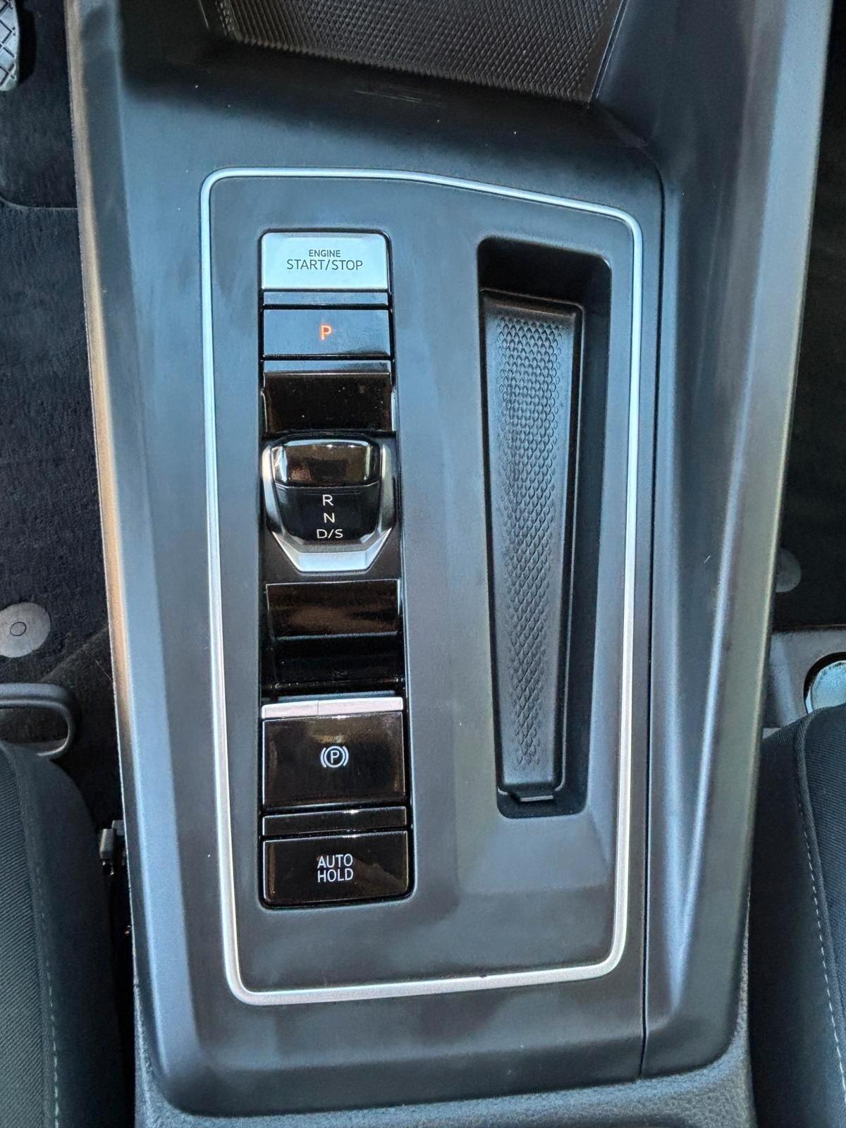 Volkswagen Golf 8 A SERIE 1.5 eTSI 150 CV CAMBIO AUTOMATICO