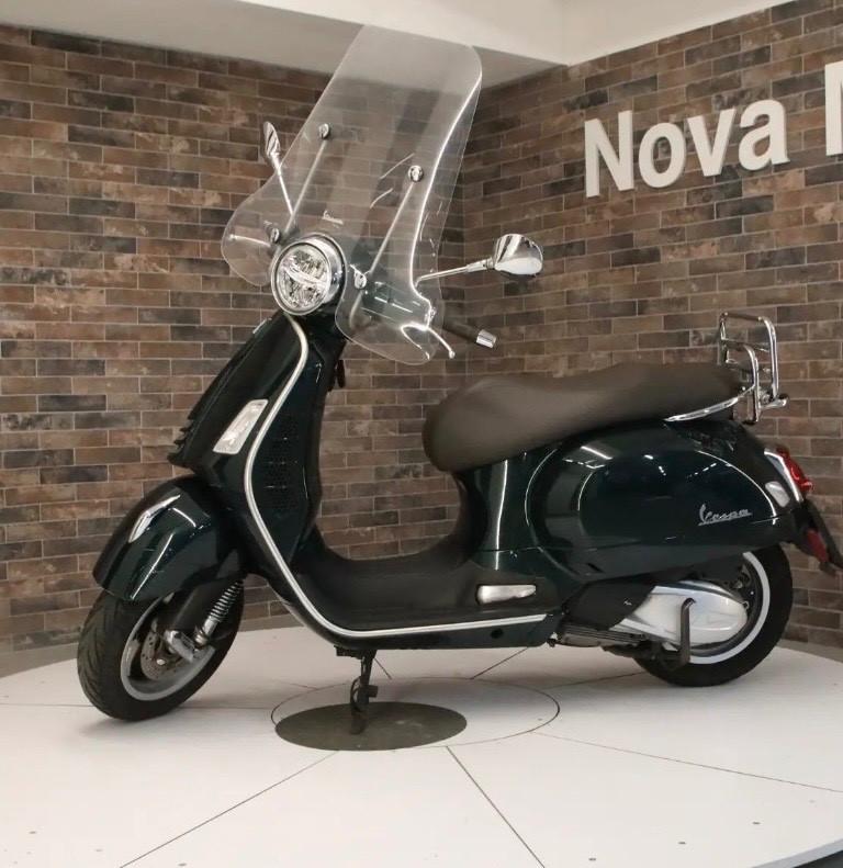 Piaggio Vespa 300 GTS