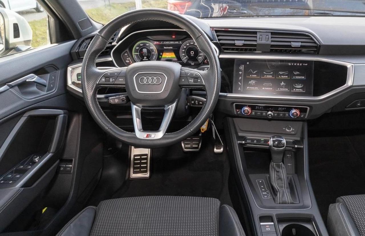 Audi Q3 45 TFSI S tronic S LINE interno esterno Cerchi Sonos Tetto