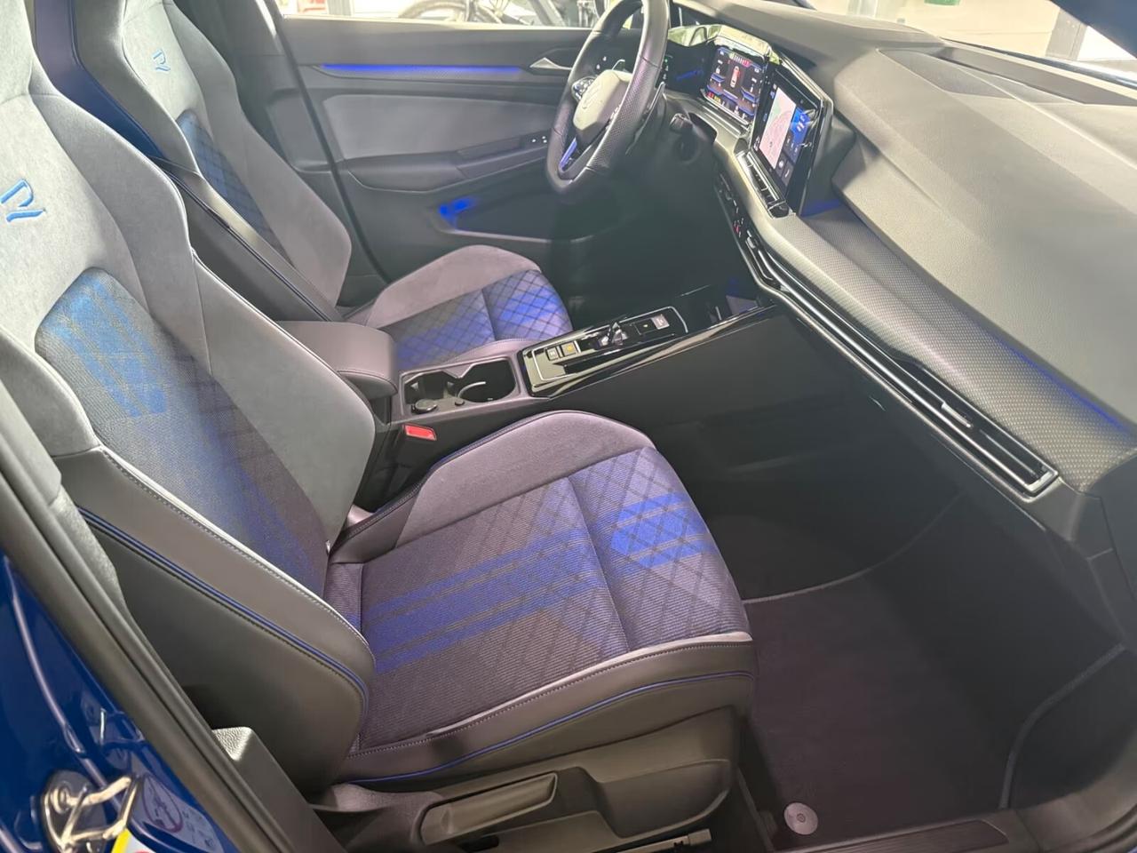 Volkswagen Golf VIII 8 R 4Motion Matrix