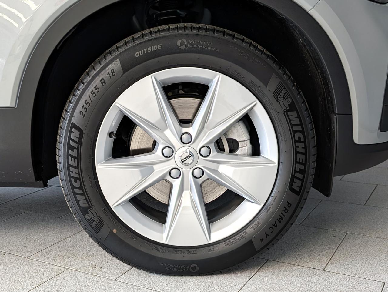 Volvo XC40 2.0 b3 MHEV 163cv Automatic Core Essential