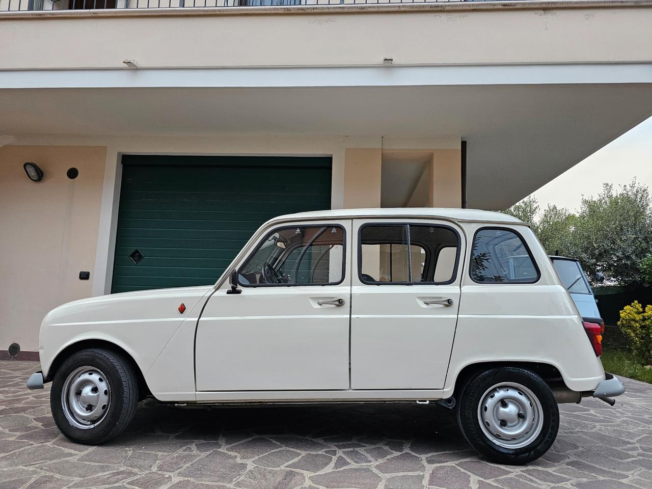 Renault 4 TL 950