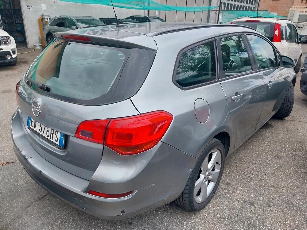 Opel Astra 1.6 115CV Sports Tourer Cosmo
