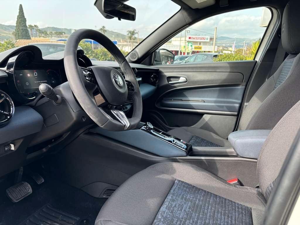 Alfa Romeo Junior 1.2 136 CV Hybrid 2026 KM 0 IVA ESPOSTA Tua a solo 249 Euro al mese