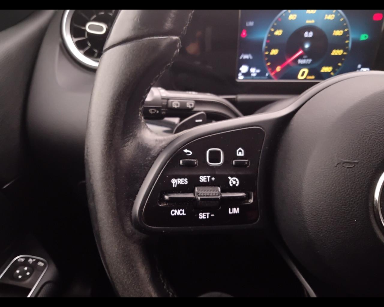 Mercedes-Benz Classe B - W247 2018 - B 180 d Sport auto